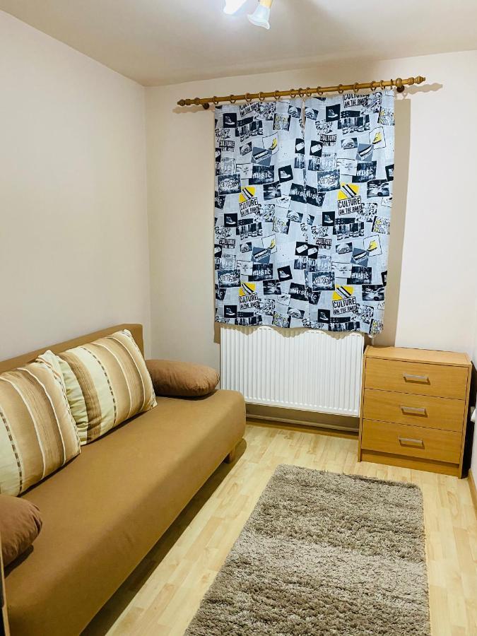 Sellada Apartament - Free Private Parking,Ac,Wi-Fi Carei Exterior foto